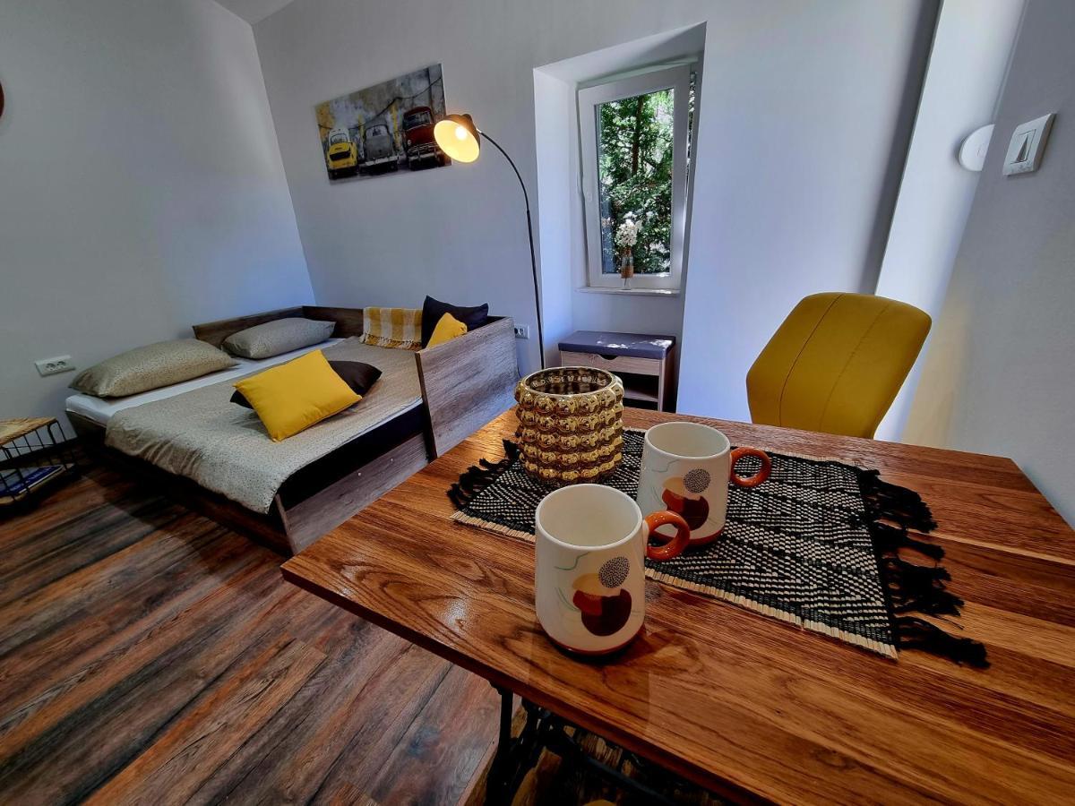 Retro Chic Studio Póla Kültér fotó