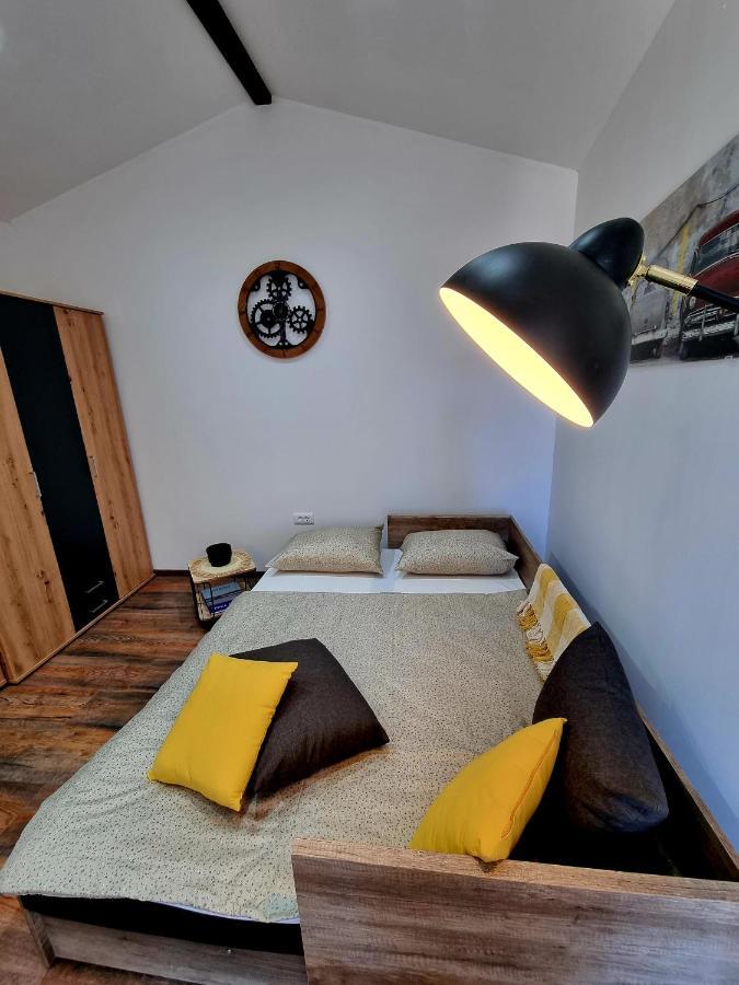 Retro Chic Studio Póla Kültér fotó